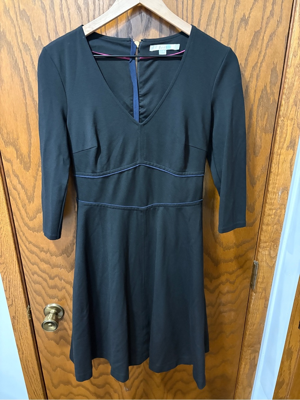 Boden Black V-Neck Fit & Flare Dress Navy Piping Ponte Knit 6 Regular 3/4 sleeve